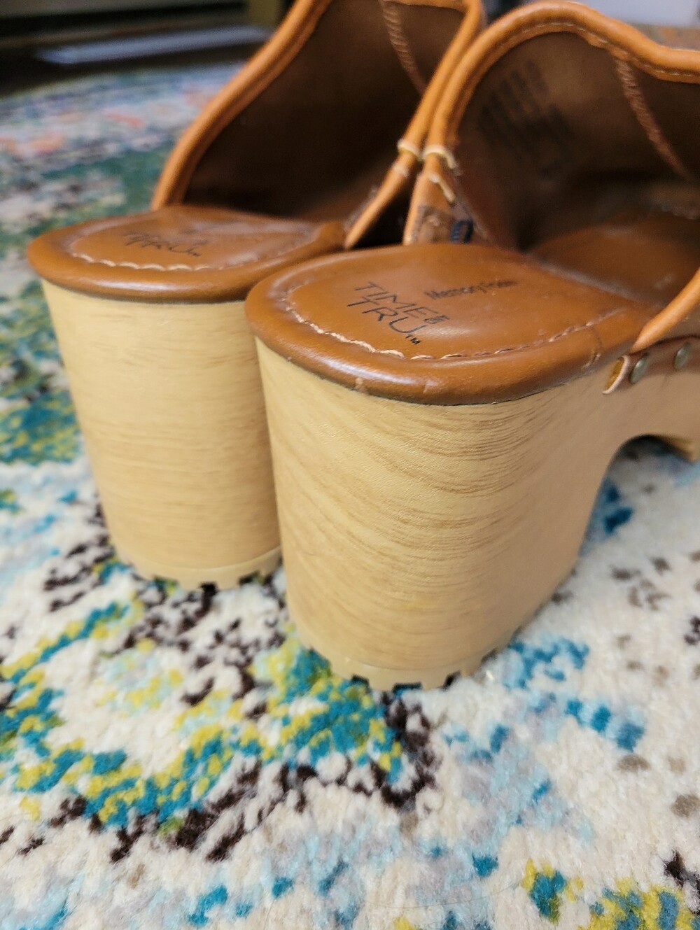 NWOT Time And Tru Brown Memory Foam Studded Faux Leather Wood Heeled‎ Clogs 10 - Picture 6 of 7